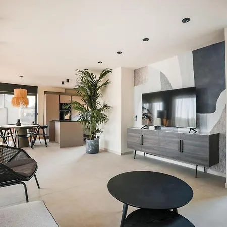 Amorella With Pool And 4 Bedrooms In Porec *