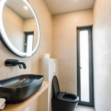Villa Amorella With Pool And 4 Bedrooms In Porec