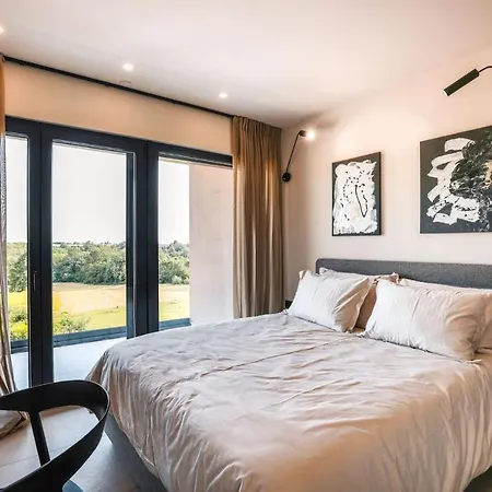 Amorella With Pool And 4 Bedrooms In Porec Tar-Vabriga