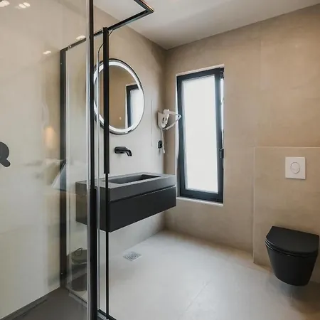 Villa Amorella With Pool And 4 Bedrooms In Porec