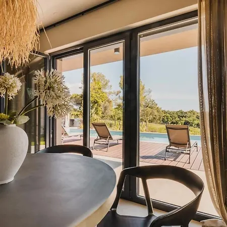 Amorella With Pool And 4 Bedrooms In Porec * Tar-Vabriga